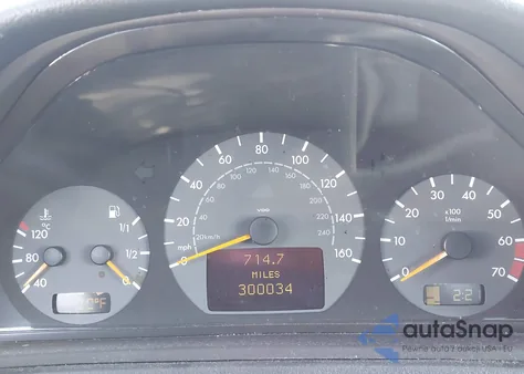 2001 Mercedes-Benz Clk 430 z USA, uszkodzony, nr VIN WDBLJ70GX1F189771